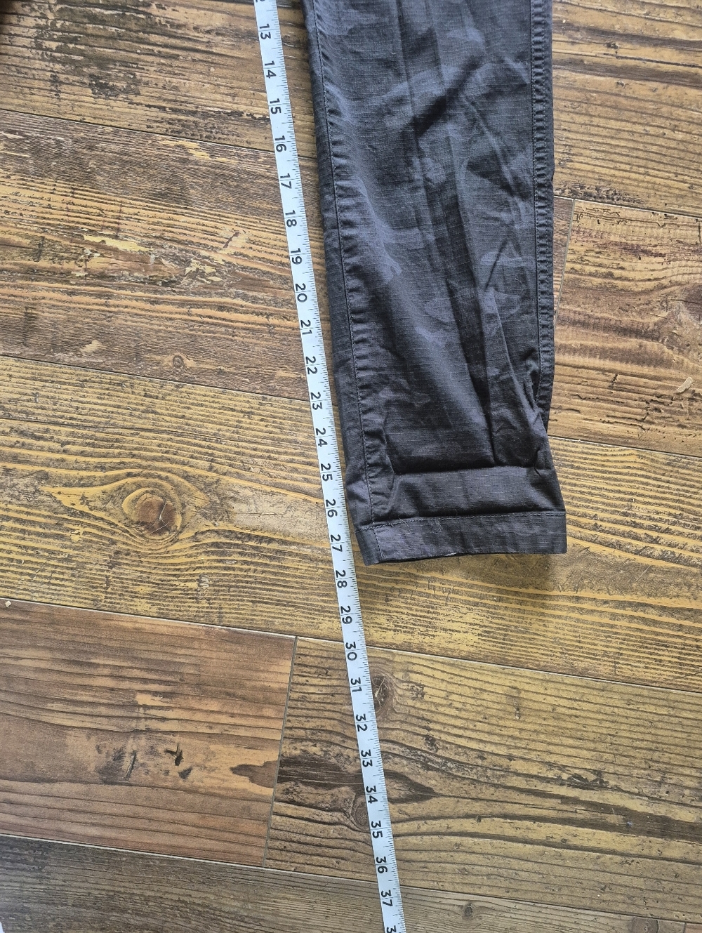 Vuori Rip Stop Black Gray Camo Pants Womens Size XS - Picture 9 of 10